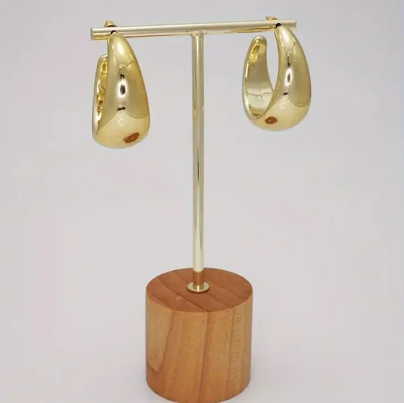 Casual Chunky Goldtone C Hoop Earrings - Picture 3 of 6